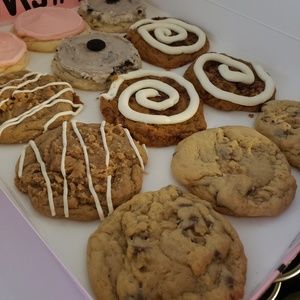 Meet your Posher, Larissa